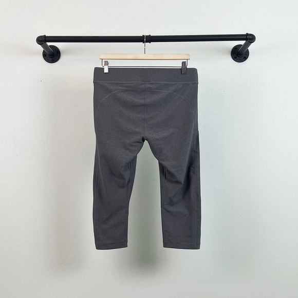 NWT Under Armour HeatGear Armour Compression Capri Charcoal Light Heather - Picture 6 of 7